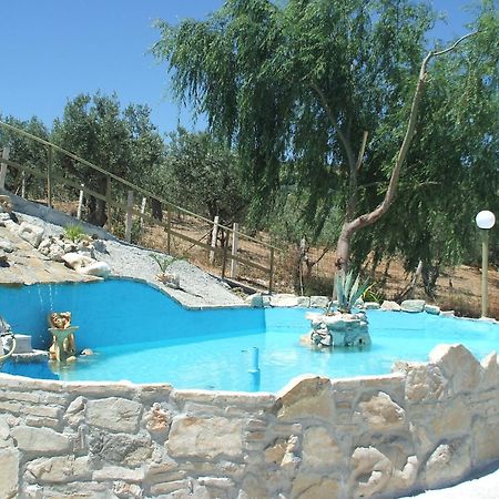 Agriturismo Il Tratturo B&B 바스토 외부 사진